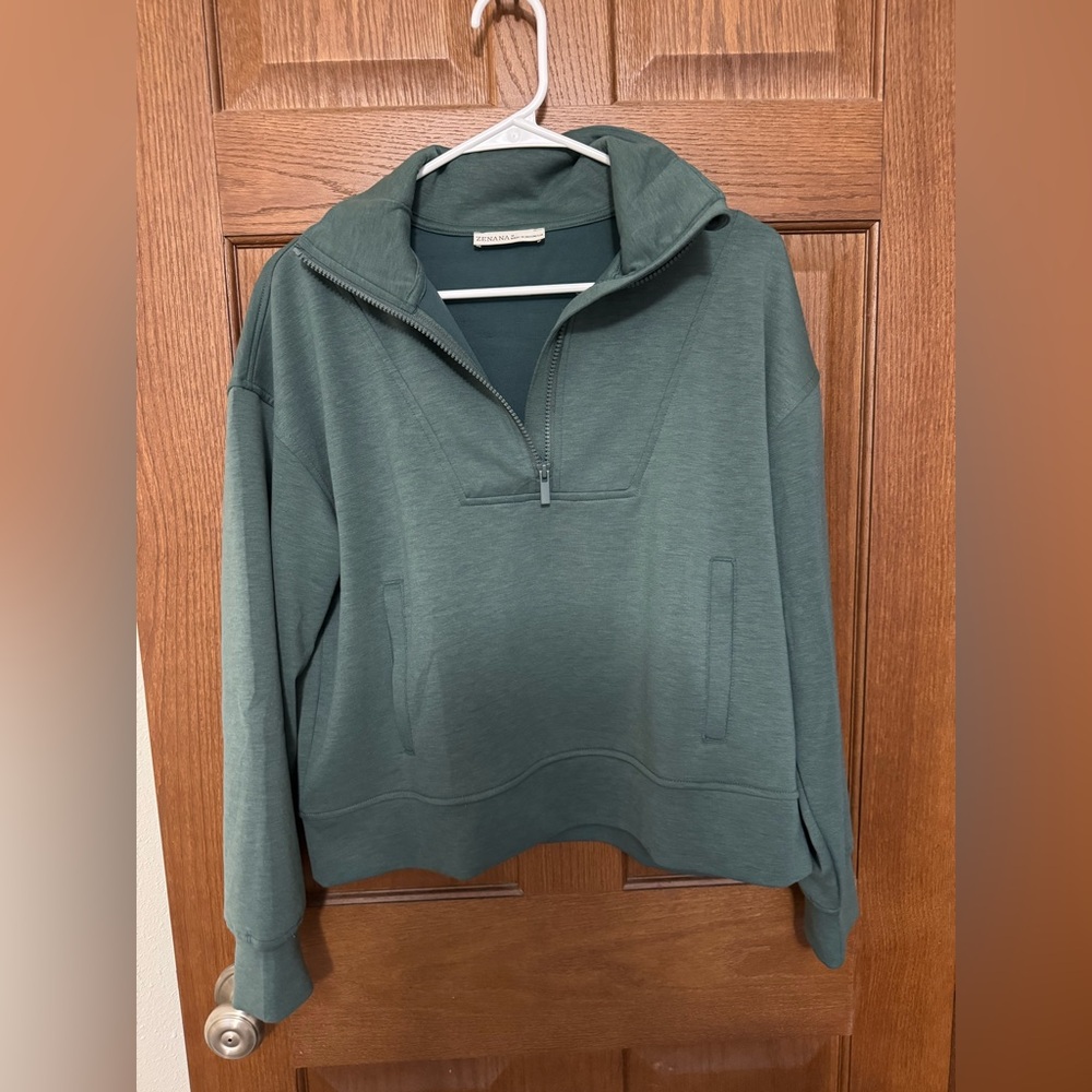 Zenana Outfitters Women’s Hunter Green Zip-Up Sweater